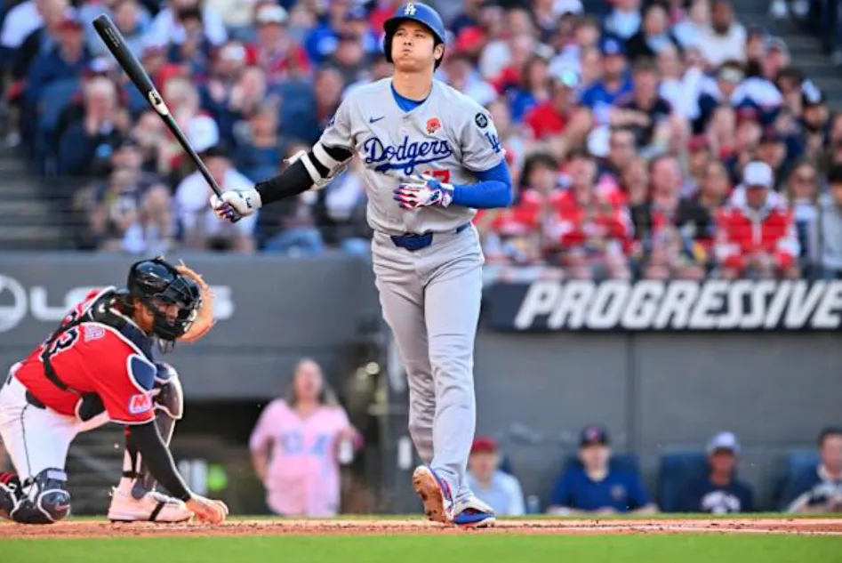 bong-chay-than-thanh-yamamoto-yoshinobu-va-ohtani-shohei-ban-pha-lam-nuc-long-nguoi-ham-mo